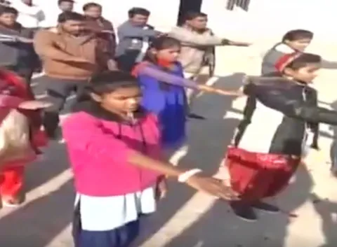 Lecturer make students pledge not to vote for BJP in MP - Sakshi