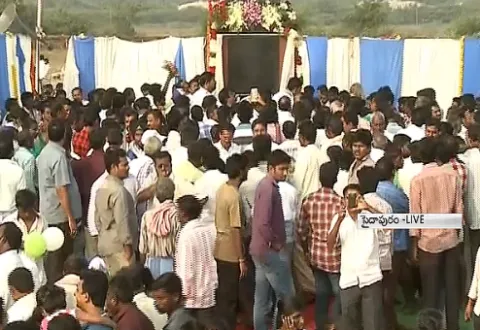 ys Jagan Reached 1000 km Milestone with PrajapsankalpaYatra  - Sakshi