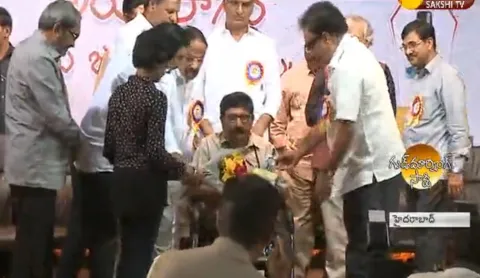 Sakshi TV gets Arun Sagar Best Journalist Award for 2017 - Sakshi