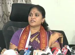 EO Surya Kumari Press Meet on Durga Temple Controversy - Sakshi