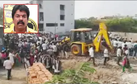 degree college land scam in vijayawada - Sakshi