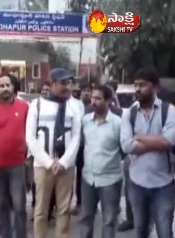 200 employees detained from software company in madhapur - Sakshi