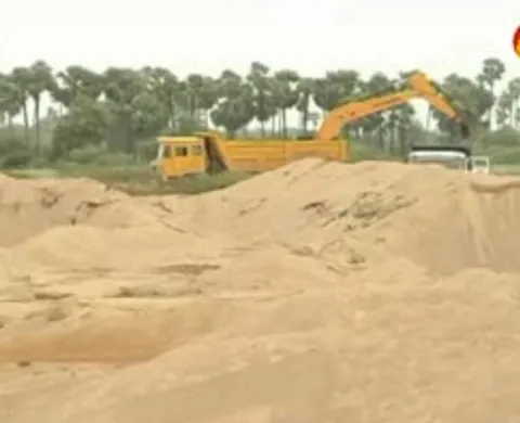 Sand Mafia in Mid Maneru - Sakshi