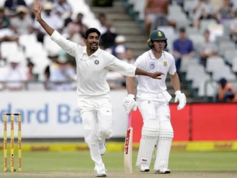 Jasprit Bumrah Removes Faf du Plessis With An Unplayable Ball - Sakshi