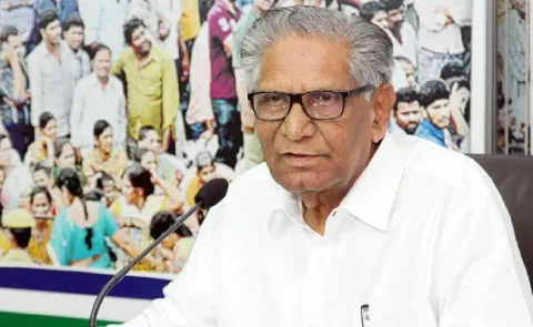 Janamabhoomi Programme turns a TDP event : ummareddy - Sakshi