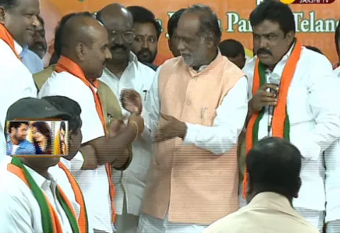 BJP is the only alternative: Laxman - Sakshi