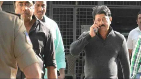 Ram Gopal Verma Attends Police Interrogation - Sakshi