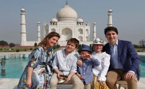 Canadian Prime Minister Justin Trudeau visits Taj Mahal - Sakshi