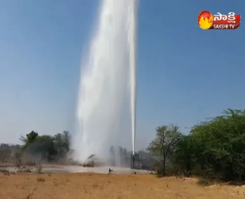 devaduala pipe line water leaked - Sakshi