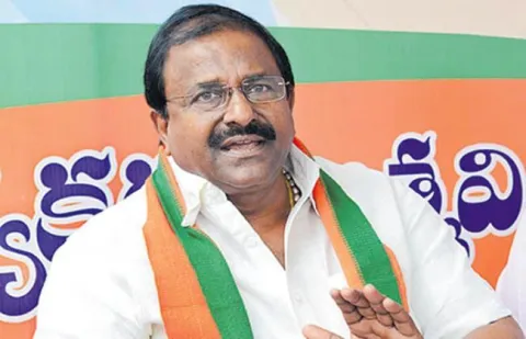 somu veerraju fire on tdp for central funds - Sakshi