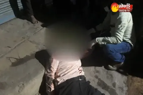 two person killed his friend for mobile in hyderabad - Sakshi