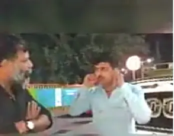 Taxi driver sit ups by MNS leader Nitin Nandgokar goes viral - Sakshi