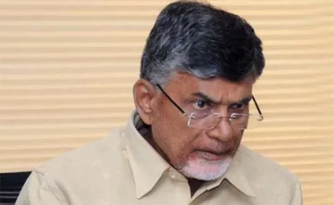 Chandrababu naidu controversial comments on farmers - Sakshi