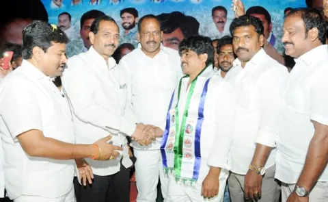 Subhani Joined in YSRCP - Sakshi