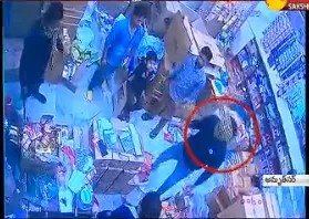 Robbery at grocery store in amritsar - Sakshi