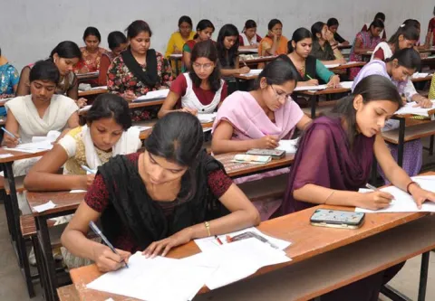 Intermediate exams in ap - Sakshi