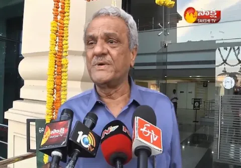 CPI Narayana slams TDP MPs - Sakshi