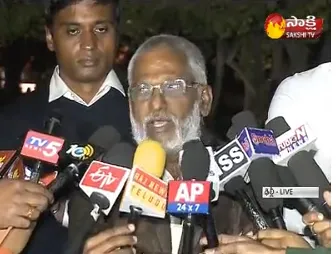 YSRCP MPs Speaks to Media || Protest Outside Parliament - Sakshi