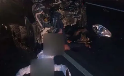Four killed in car collisions bike - Sakshi