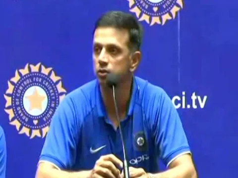 Rahul Dravid clarified on news of  Inside Pakistan Dressing Room  - Sakshi