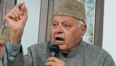Kya ye Katiyar ke baap ka desh hai, says Farooq Abdullah - Sakshi