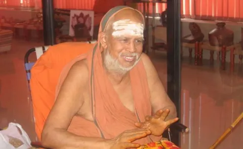 Shankaracharya Jayendra Saraswati interred at Kanchi math - Sakshi