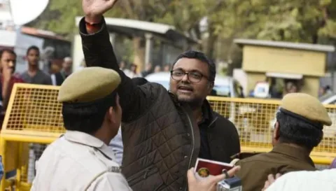 Karti Chidambaram brought to CBI court in Delhi - Sakshi