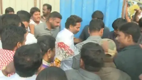 YS Jagan 108th Day Prajasankalpayatra Begin - Sakshi