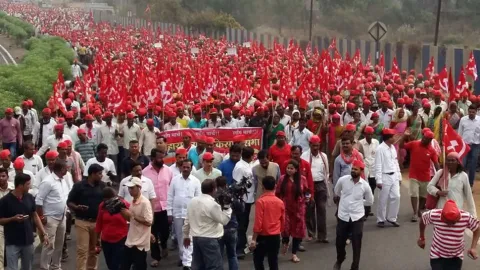 Farmer March Enters Mumbai - Sakshi