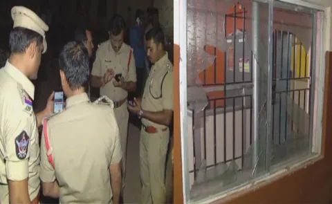 Students Fires on Narayana College Owners in Kurnool - Sakshi