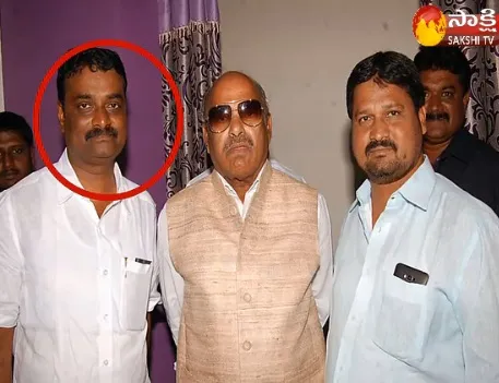 TDP MP JC Diwakar Reddy Close Aide Arrested - Sakshi