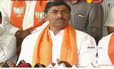 BJP Leader Muralidhar Rao Criticizes CM KCR Over Third Front Plan - Sakshi