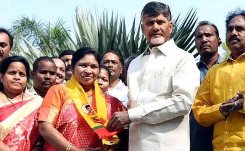 High Court Notice To 22 YSRC MLAs Over Defection To TDP - Sakshi