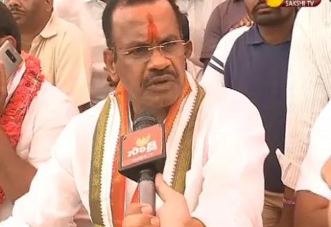 Cpngress MLAa Slams CM KCR - Sakshi