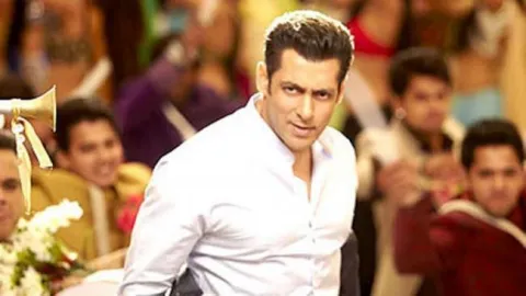 Salman Khan shares Race 3 motion poster - Sakshi