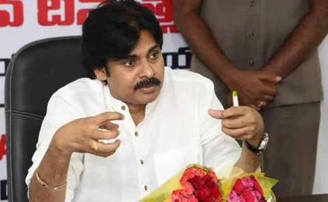 Pawan Kalyan Comments on Amaravati Master Plans - Sakshi