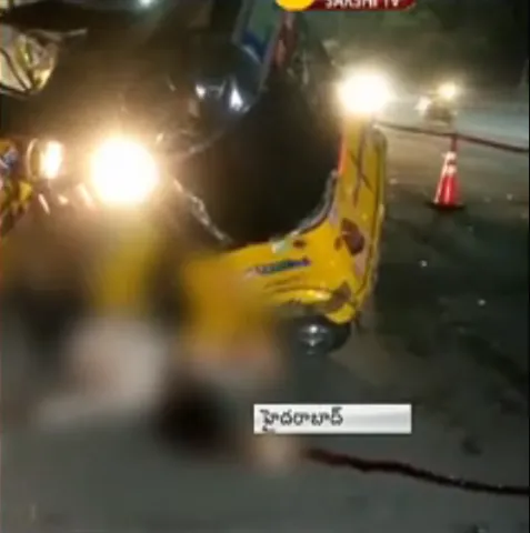 Techie Rash Driving in Hyderabad, Auto Driver Died - Sakshi