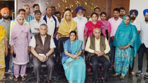 Indian Hostages Who Kidnaped Iraq Are Dead Says Sushma Swaraj - Sakshi