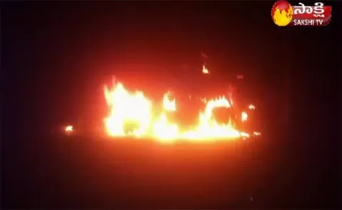 Fire Accident In Container Cars Burns  At Secunderabad - Sakshi