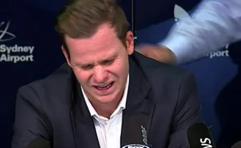 Steve Smith Cries at Press Meet over Ball Tampering Issue - Sakshi