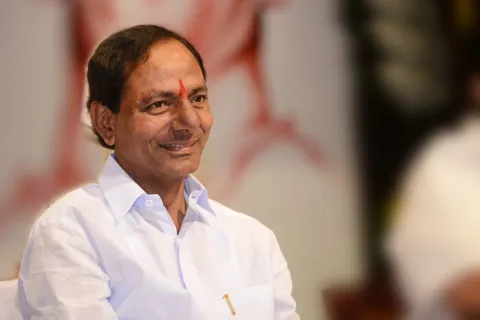 CM KCR Concentrate On Central Politics - Sakshi