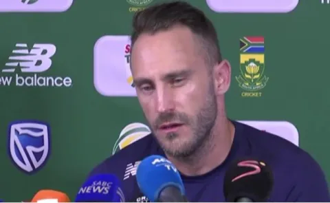 Shocking ringtone disrupts Faf du Plessis press conference - Sakshi