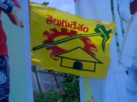 TDP Leaders Supports Congress  - Sakshi