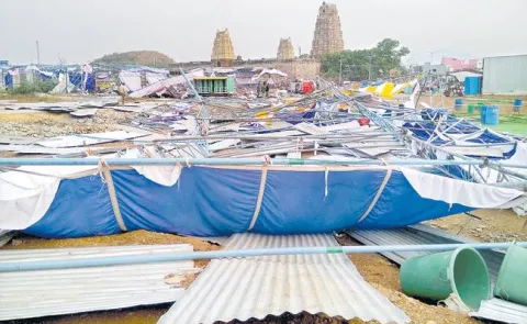 Due to Heavy Rain Lashes Vontimitta 4 Devotees Died - Sakshi