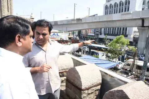KTR visits MJ Market in view of its renovation - Sakshi