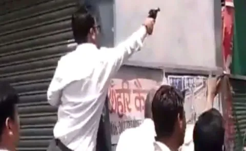 Bharat Bandh: One shot dead in MP during police-protester clash - Sakshi