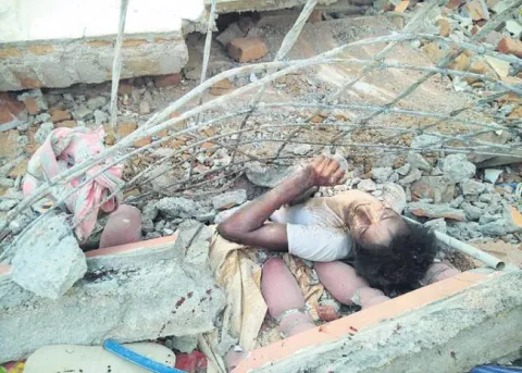 Building Collapse 1 Killed In Huda Colony Chandanagar - Sakshi