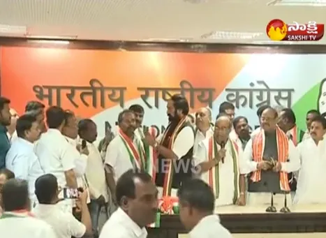 Nagam Janardhan Reddy joins Congress  - Sakshi