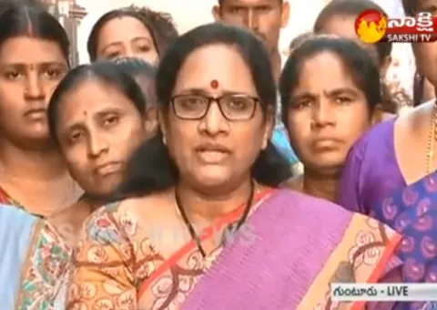 Vasireddy Padma Fire on Chandrababu - Sakshi