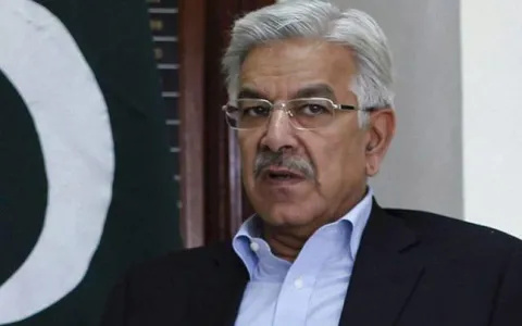 Foreign Minister Khawaja Asif stands disqualified - Sakshi